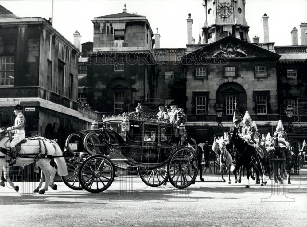 1964 Press Photo State Opening of Parliament. Queen in Horse Guards Parade - Historic Images