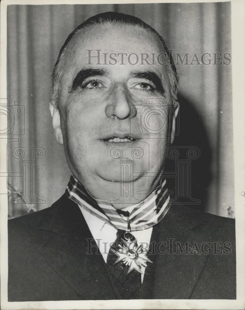 1964 Press Photo Monsieur Pompidou Receives Maltese Cross - Historic Images
