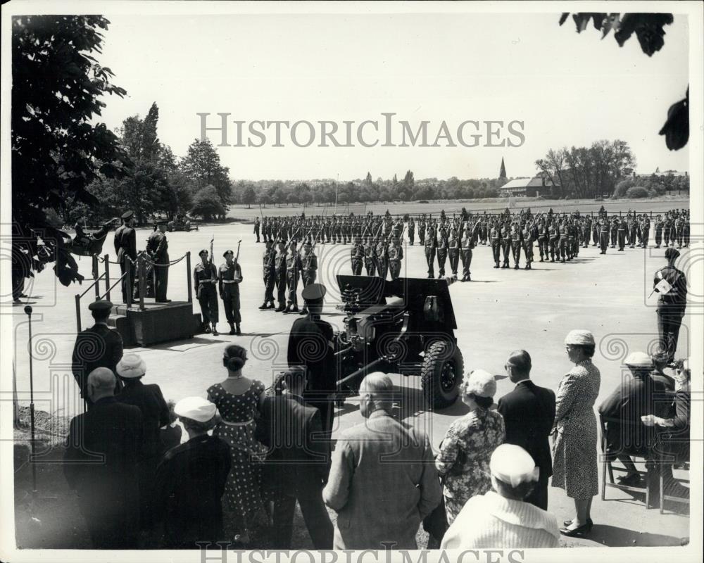 1957 Press Photo Passing Out Parade of the Mons Officer Cadet School - Historic Images