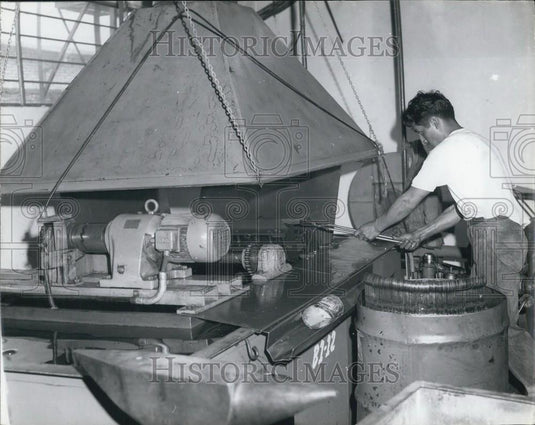 Press Photo "Enesa" Agriculture Instruments Factory in Ecuador - Historic Images