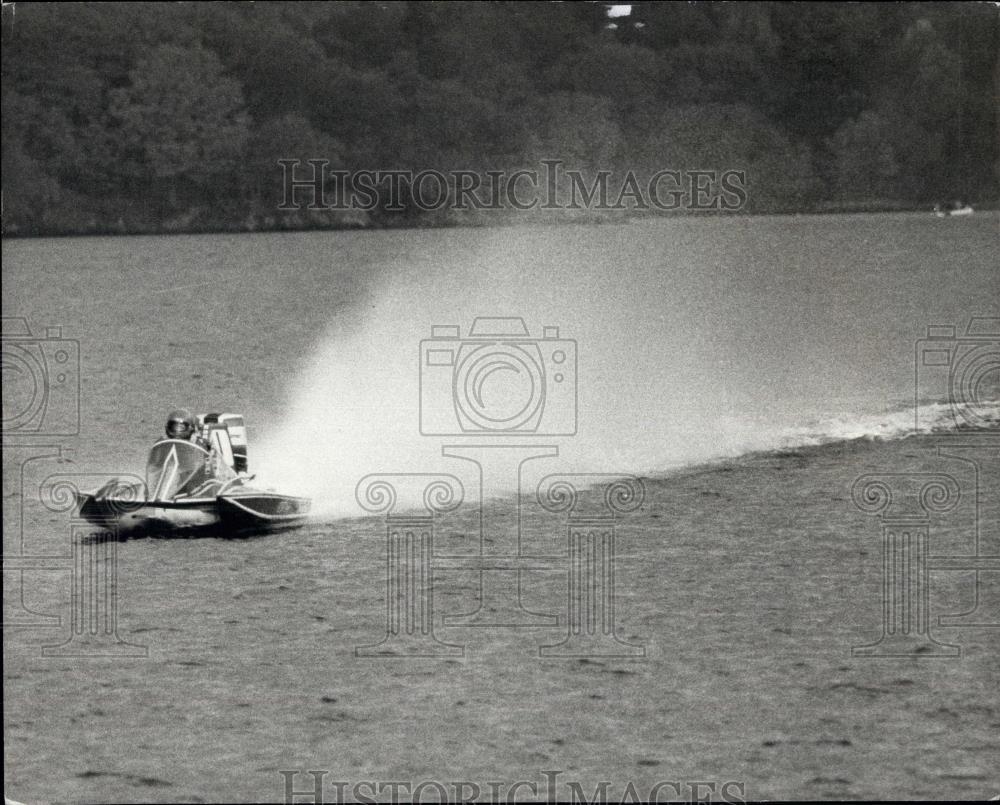 1960 Press Photo Rosalind Nott Becomes the Fastest Women on water - Historic Images