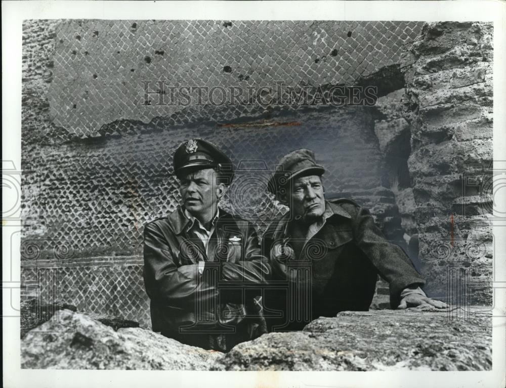 1971 Press Photo Frank Sinatra and Trevor Howard in Von Ryan's Express - Historic Images