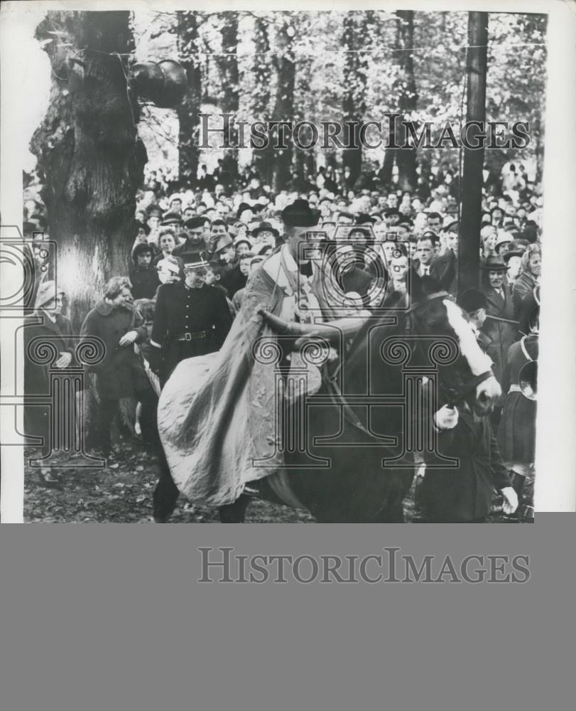 Press Photo The Feast of St. Hubert marks the beginning of hunting season in Bel - Historic Images