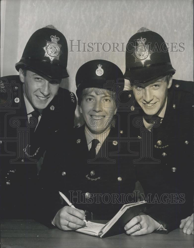 1966 Press Photo Joan Williamson ,recruited whole family to police - Historic Images