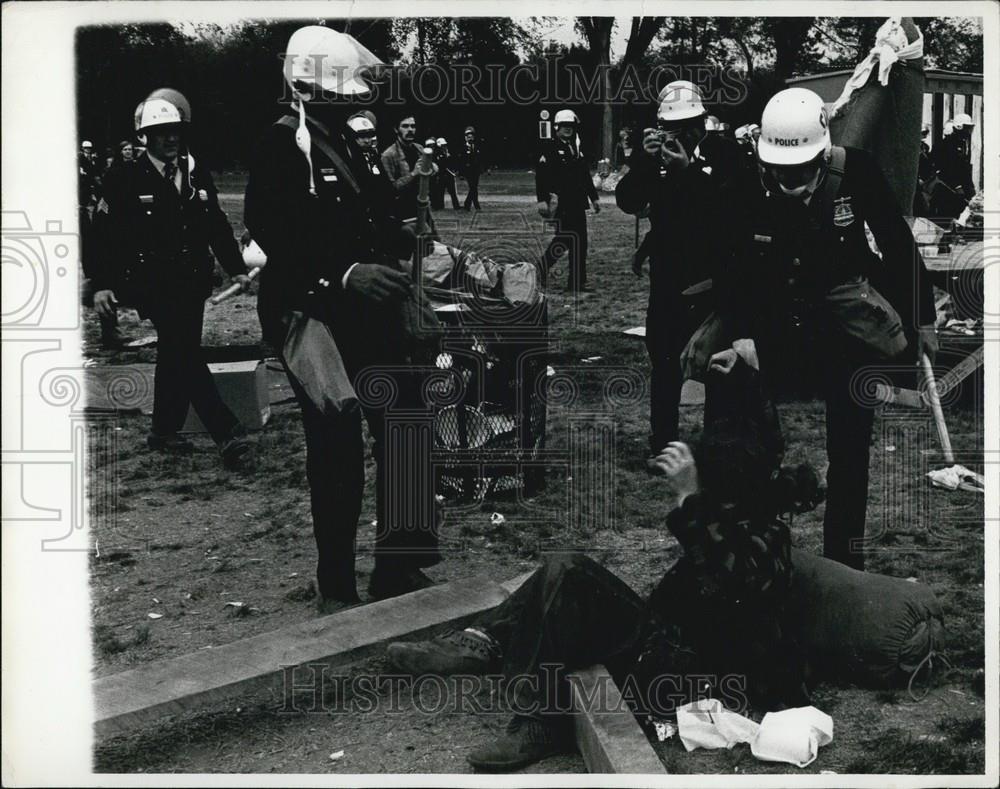 Press Photo Police - Historic Images