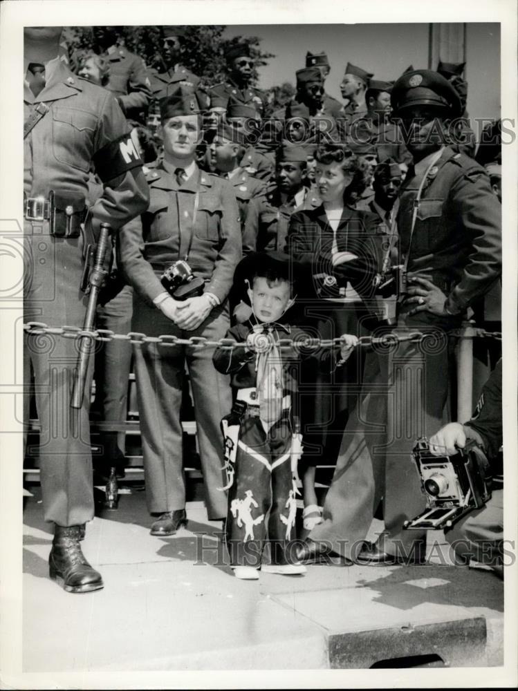 1953 Press Photo Army Day in Nuremberg, Germany - Historic Images