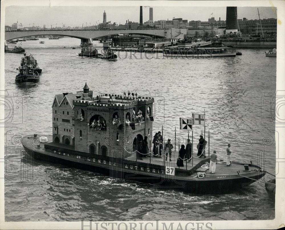 1953 Press Photo Coronation Pauenat on the River Thames - Historic Images