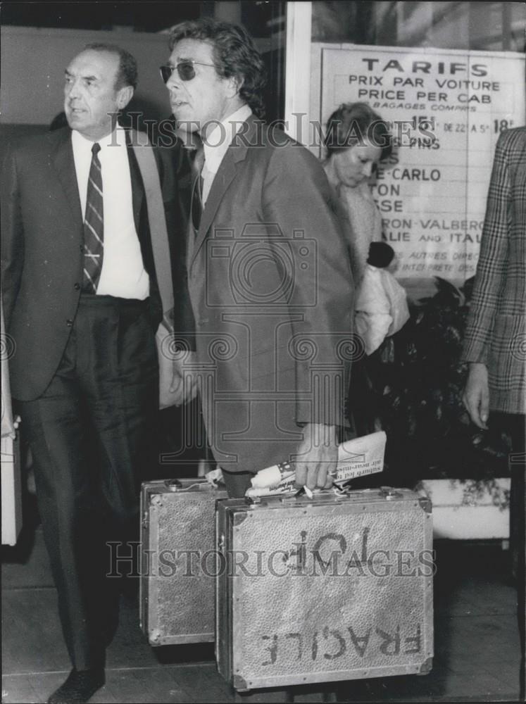 1971 Press Photo Lord Snowden Arrives at Nice Airport - Historic Images