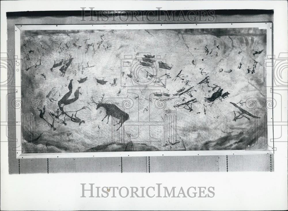 1960 Press Photo Copies Of Spanish Cave Paintings On Show In London - Historic Images