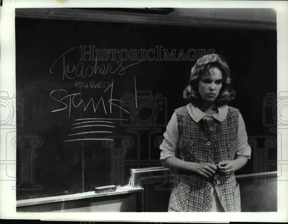 1971 Press Photo Sandy Dennis in CBS&#39;s Up The Down Staitcase - Historic Images