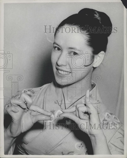 1954 Press Photo E. Lutchko (left) and L. Orlova Chin Yu - Historic Images