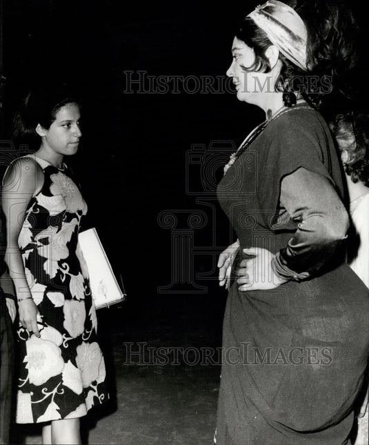 Press Photo Prince Michael & Wife Marina Karella Talking to Lead Actress - Historic Images