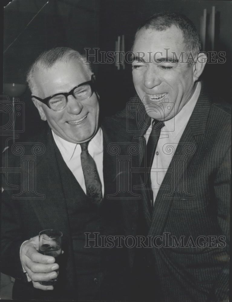 1968 Press Photo Anthony Quinn, Sir Lawrence Olivier - Historic Images