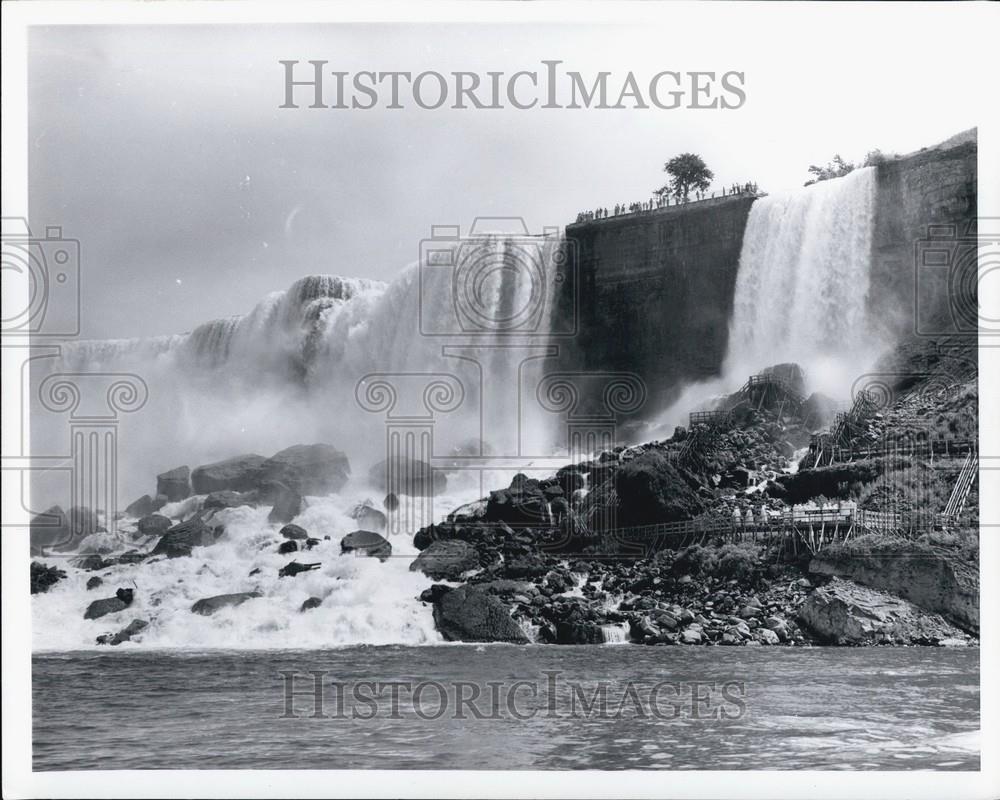 Press Photo Cane Of The Winds Trip Niagara Falls New York - Historic Images