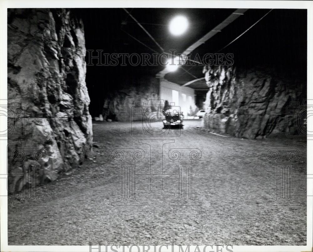 Press Photo Underground Streets of Safe City - Historic Images