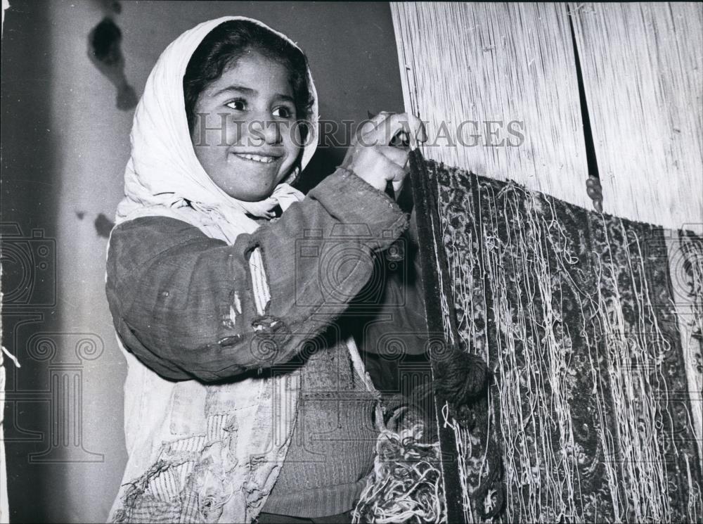 Press Photo Little Girl in Native Dress - Historic Images