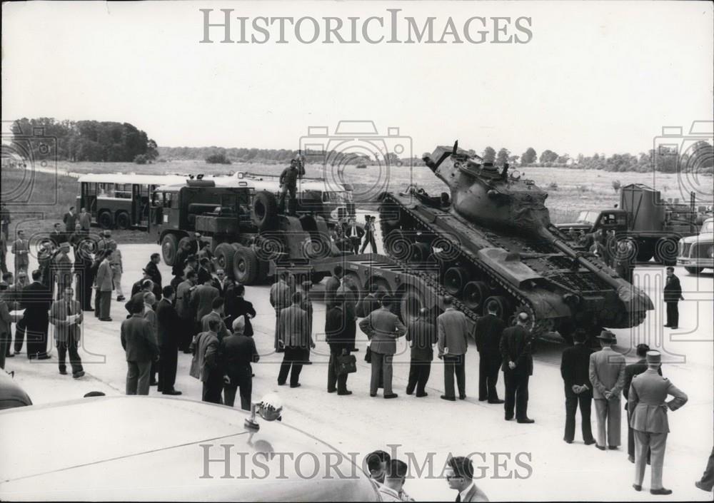 1955 Press Photo Demonstration New Army Trucks At Satory Military Camp - Historic Images