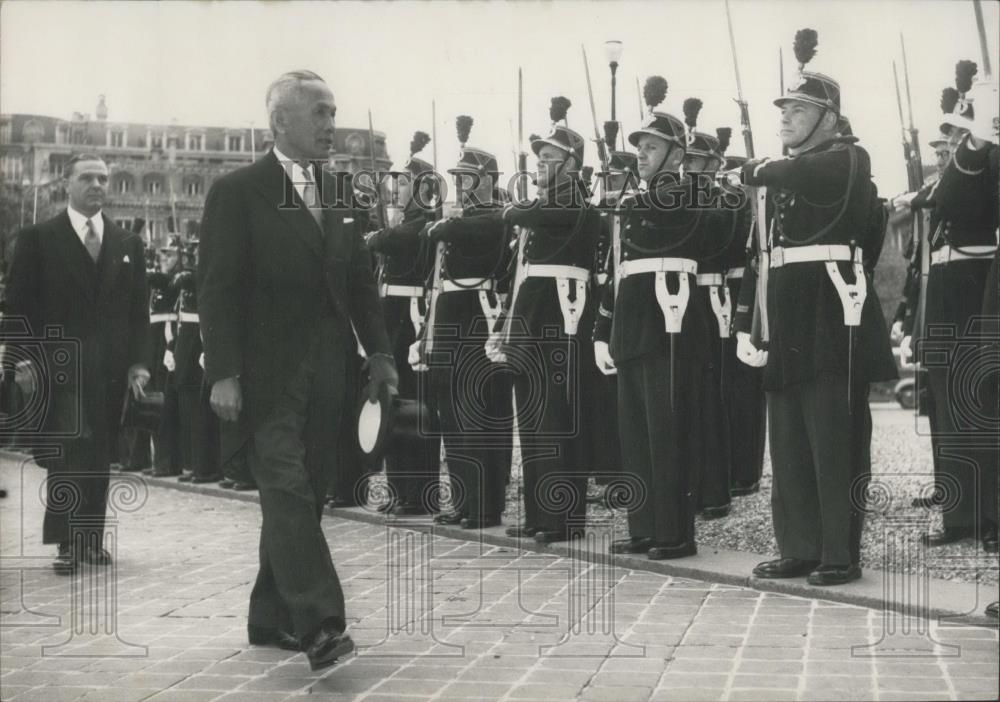 1955 Press Photo Siamese Premier Songgray In Arc De Triomphe Ceremony - KSC06399 - Historic Images