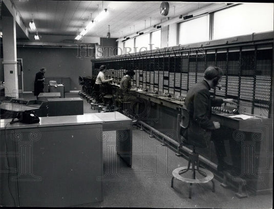 Press Photo PABX Telephone Exchange - Historic Images