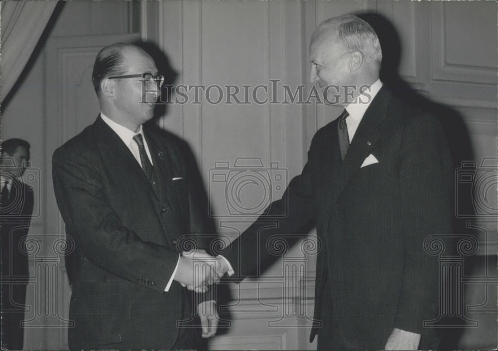 1961 Press Photo Japanese Mr. Kosaka, & Mr. Wilfrid Baumgatner ,france - Historic Images