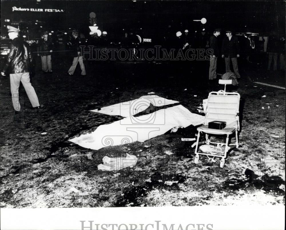 1980 Press Photo The Munich Oktoberfest Bomb Blast: - Historic Images