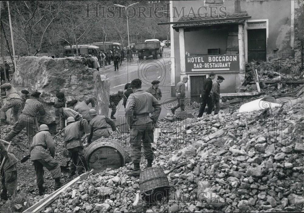 1963 Press Photo Catastrophic Landslip 25 KM From Nice Italy - Historic Images