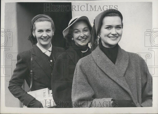 1952 Press Photo Sylvia Shelley, Gloria Clarry, and Susan Hook.Fashion models - Historic Images