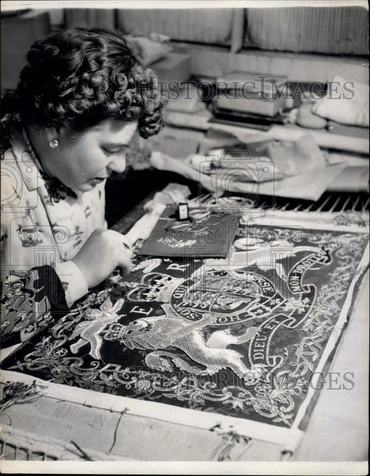 Press Photo :Expert Embroiderers and seamstresses at Hobs on and Sons - Historic Images