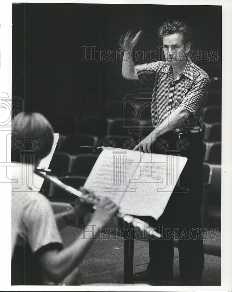 1983 Press Photo Louis Lane, orchestral inductor - cvp26269 - Historic Images