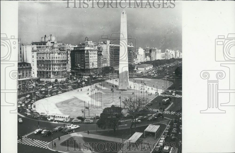 Press Photo Obelisk statue in Buenos Aires Argentina - Historic Images