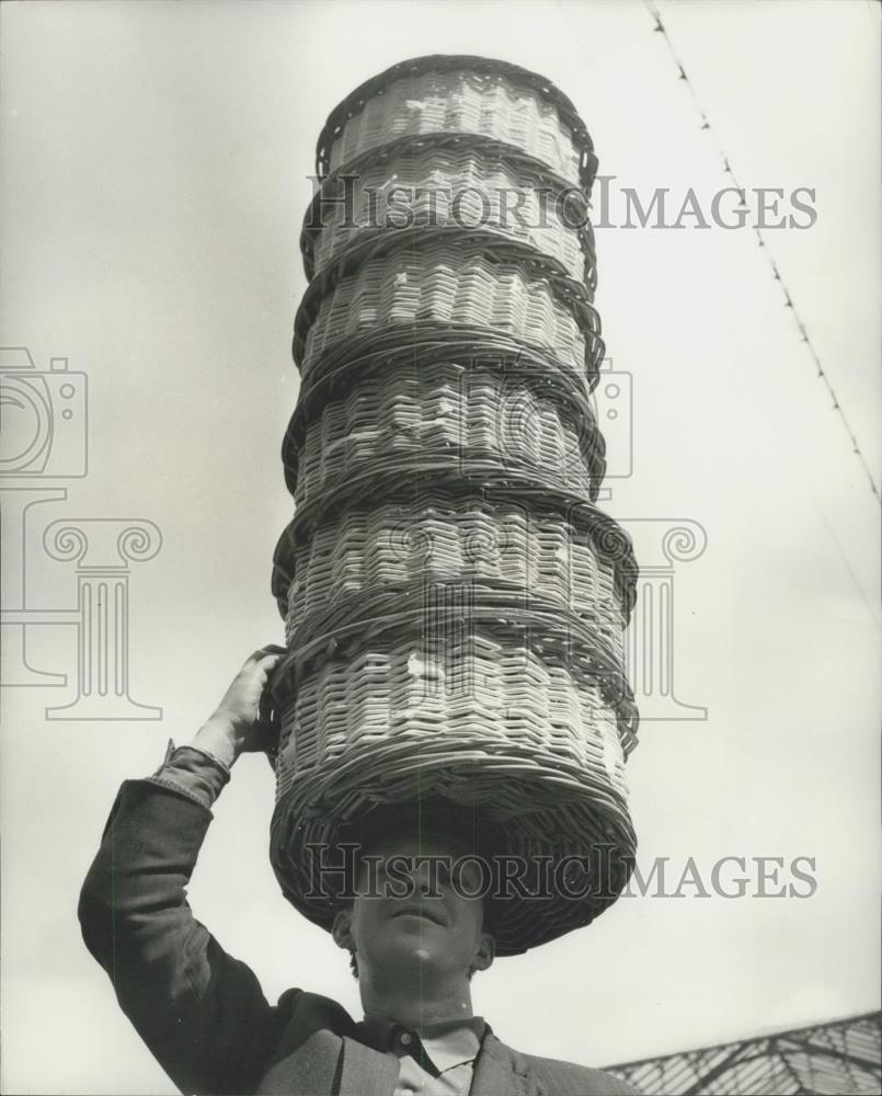 Press Photo Ted Bailey champion basket carrier - Historic Images