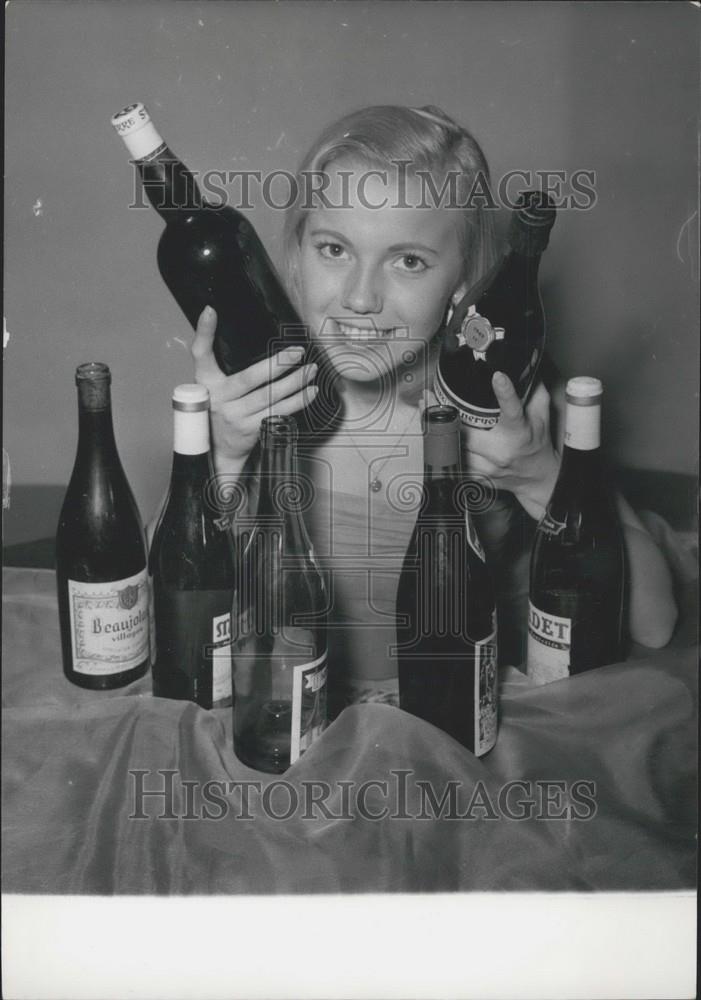 1955 Press Photo Miss Vins du France - Historic Images