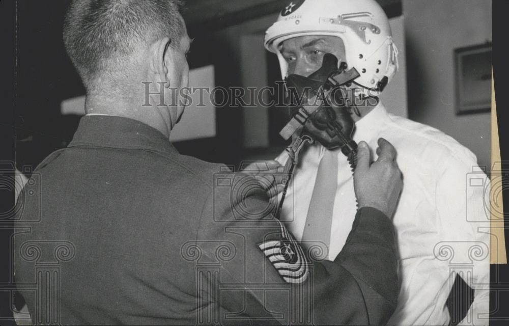 1956 Press Photo German Air Force Colonel Werner Panitzki - Historic Images