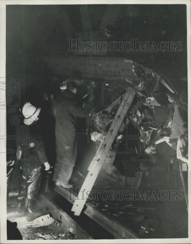 1957 Press Photo Wreckage of train crash - Historic Images