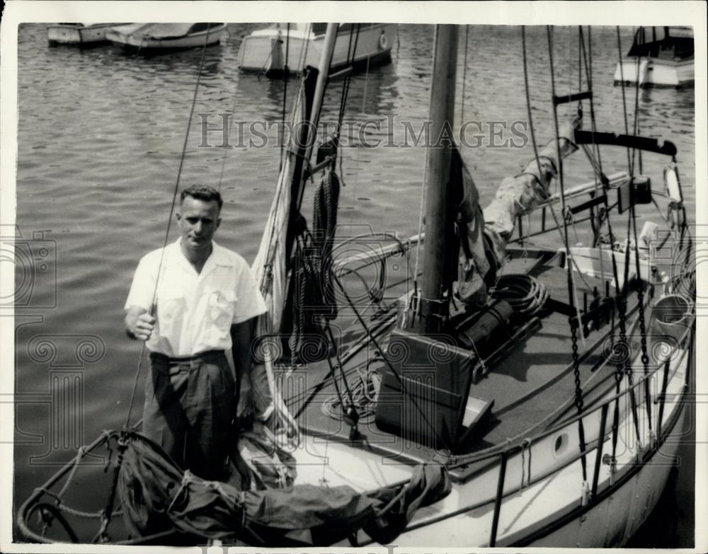 1957 Press Photo Raymond Cruiokshank,will Attempt 9,000 Mile Voyage - Historic Images
