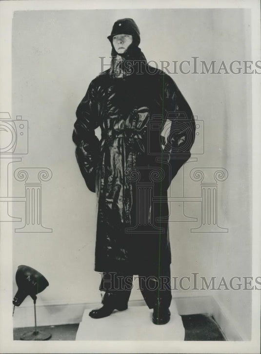 1953 Press Photo New Impregnated Waterproof Garment of Royal Navy - Historic Images