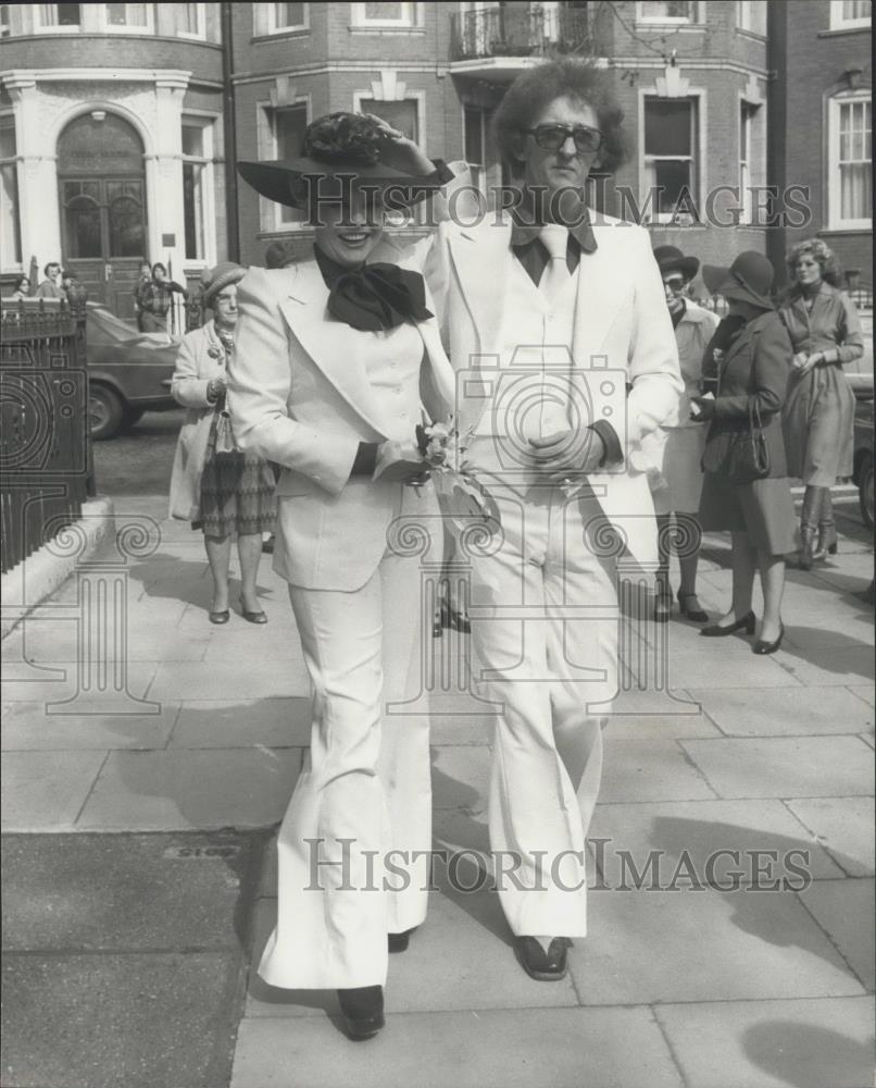 1975 Press Photo Singer Diana Harvey and husband Terry Gittings - Historic Images