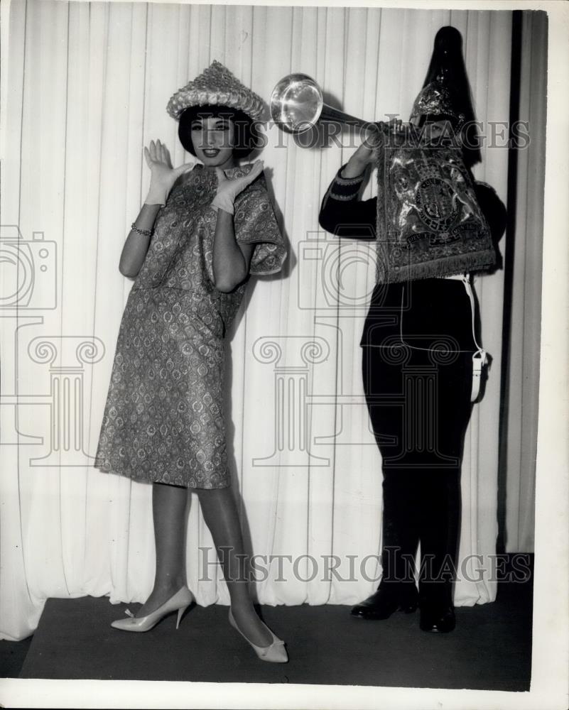 Press Photo Coleen Judah wears a dress and jacket - Historic Images