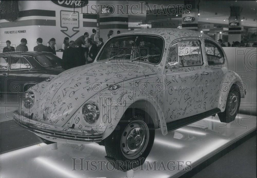 Press Photo A Decorated VW Beetle - Historic Images