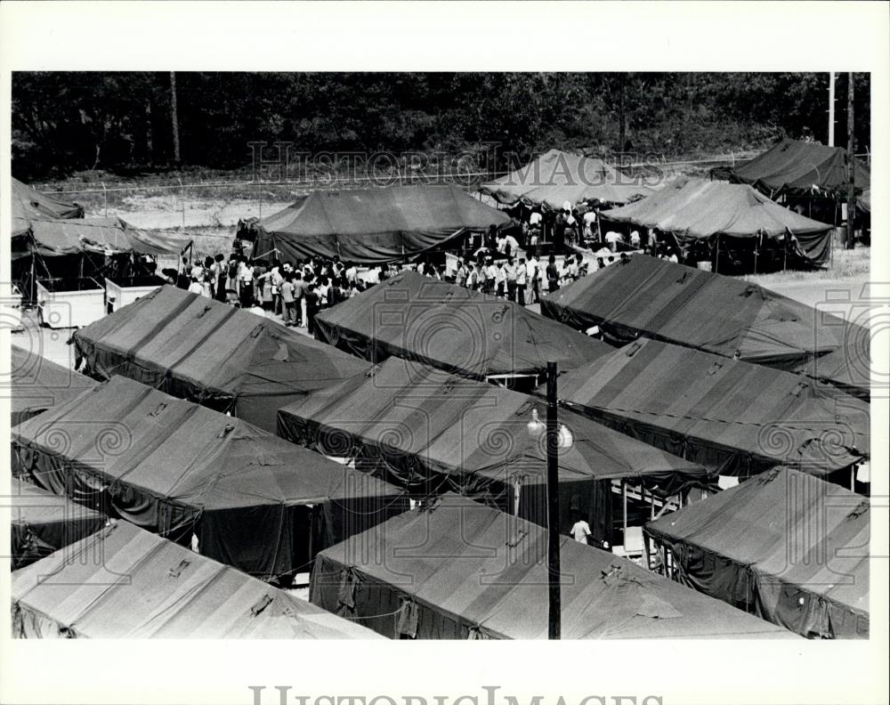 Press Photo Tent City, Ft. Walton Beach for Cuban refugees - Historic Images