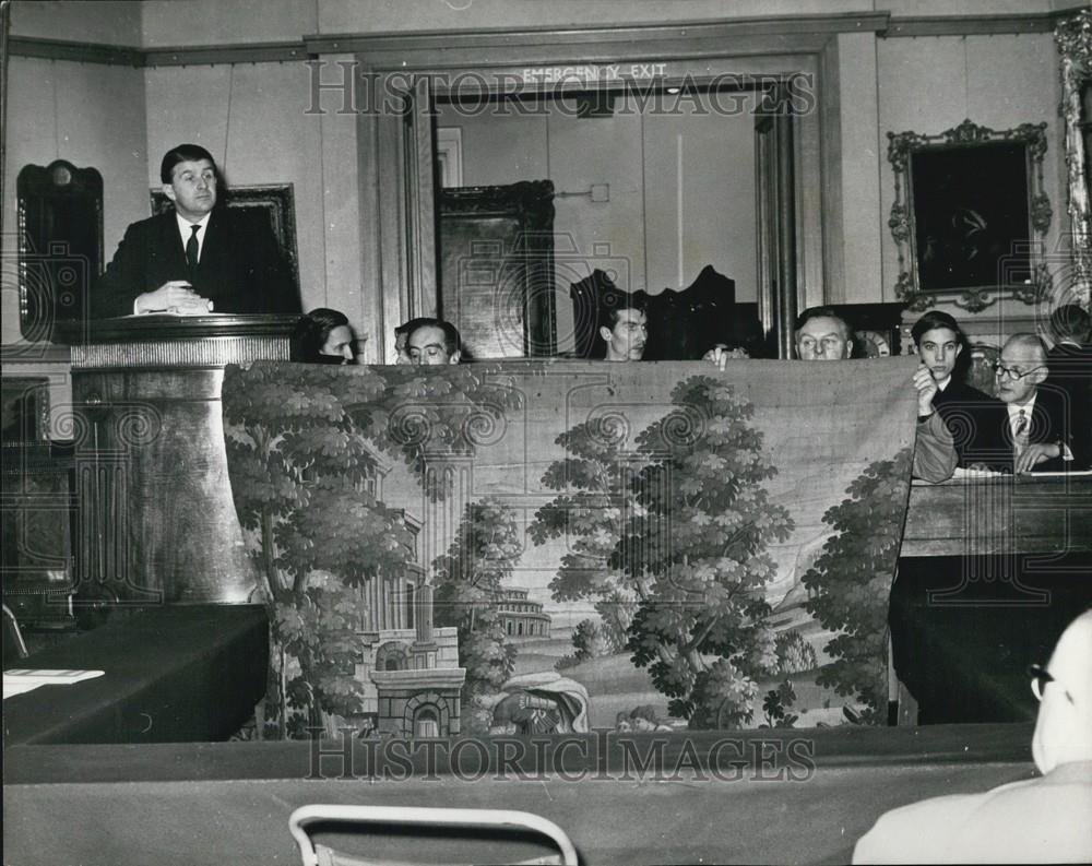 1962 Press Photo Soho Tapestry at Christies - Historic Images