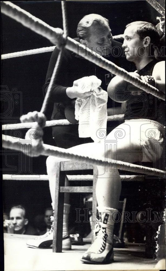 1960 Press Photo The boxer (feather weight) Manfred Homberg - Historic Images
