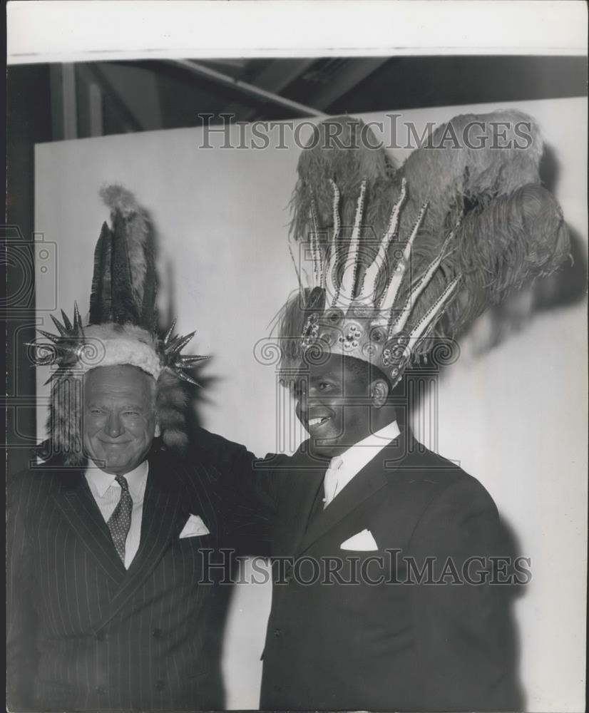 1965 Press Photo Lord Balfour &amp; the High Commissioner of Trinidad &amp; Tobago - Historic Images