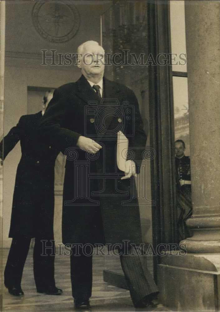 1973 Press Photo Mr Pierre Messmer,at Prime Minister's residence - Historic Images