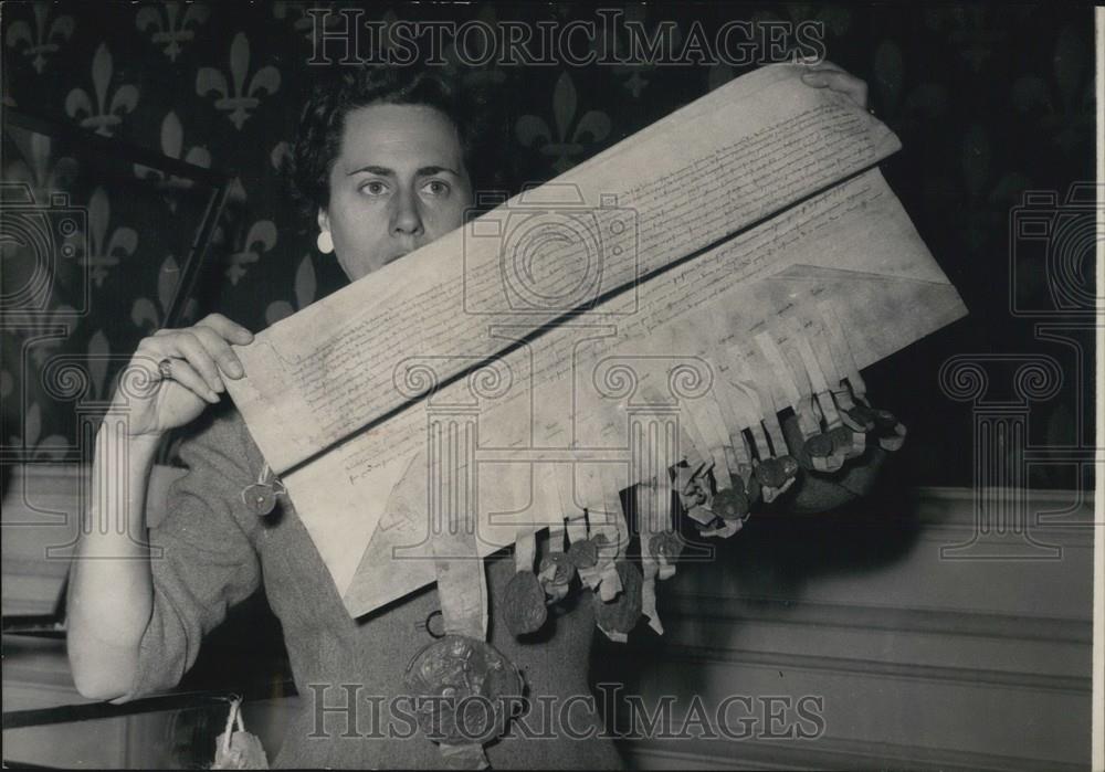Paris National Archives documents1956 Press Photo - Historic Images