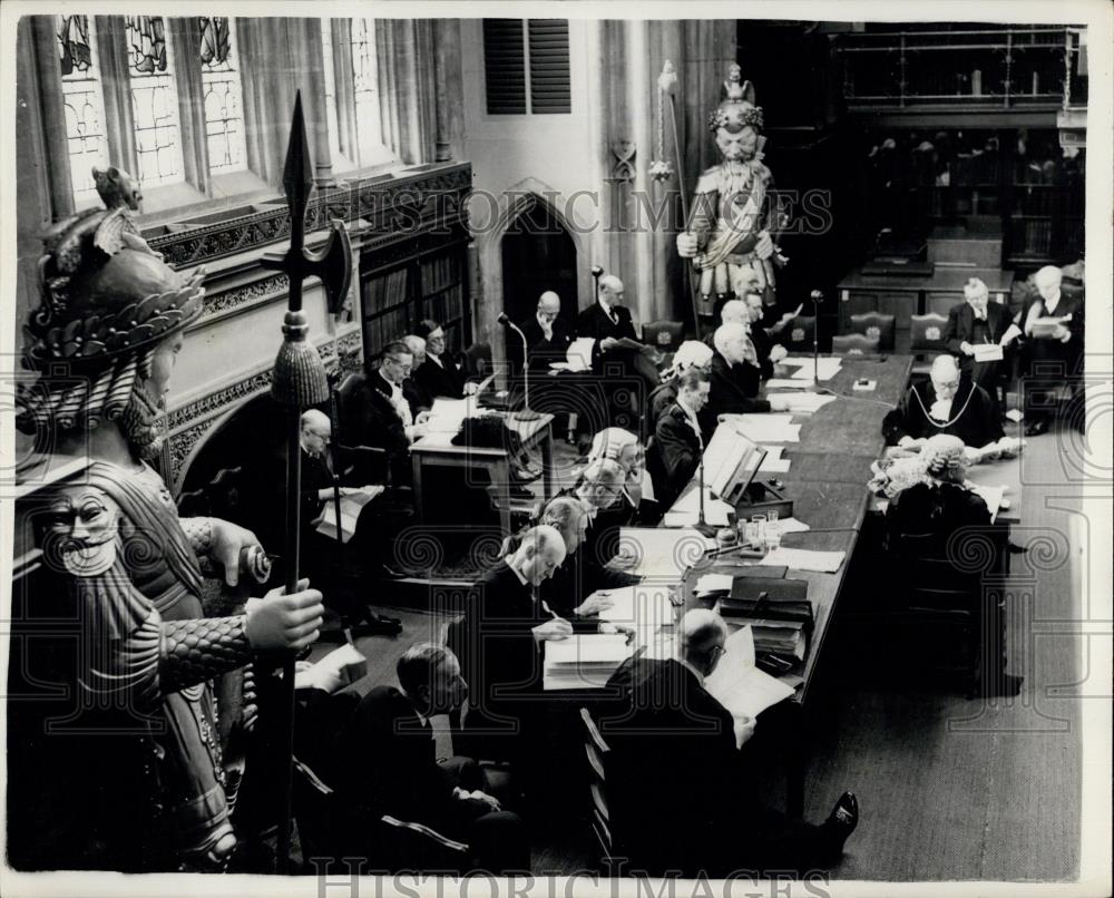 1954 Press Photo Inside London's Guildhall Gog (l) and Magog at a meet ...