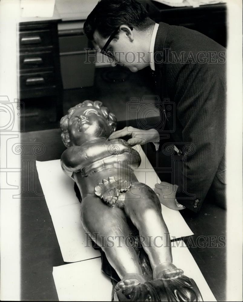 Press Photo Cherubic statue before the removal of the fig-leaf. - Historic Images