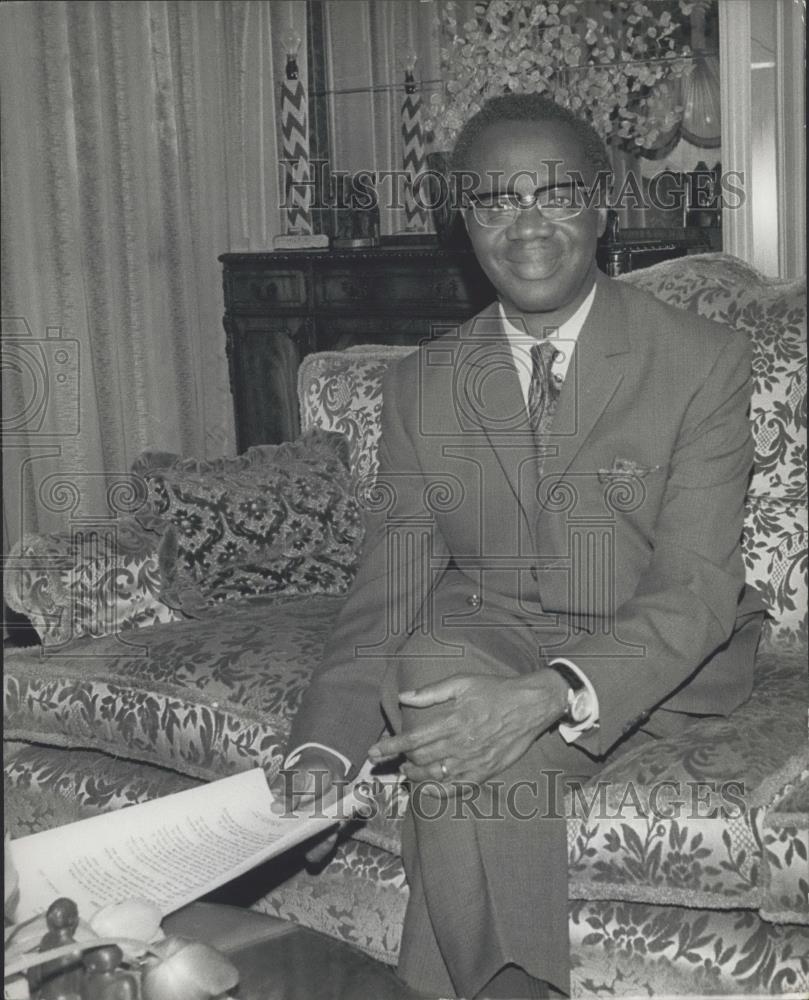 1972 Press Photo Ghana Prime Minister Kofi Busia Ousted In Office - Historic Images