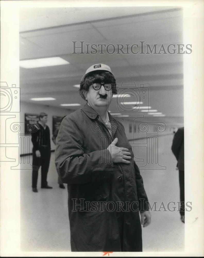 1971 Press Photo E. Floyd Fisher - cvp21647 - Historic Images