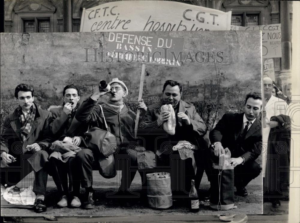 1963 Press Photo Hospital Staff Protests In Paris - Historic Images